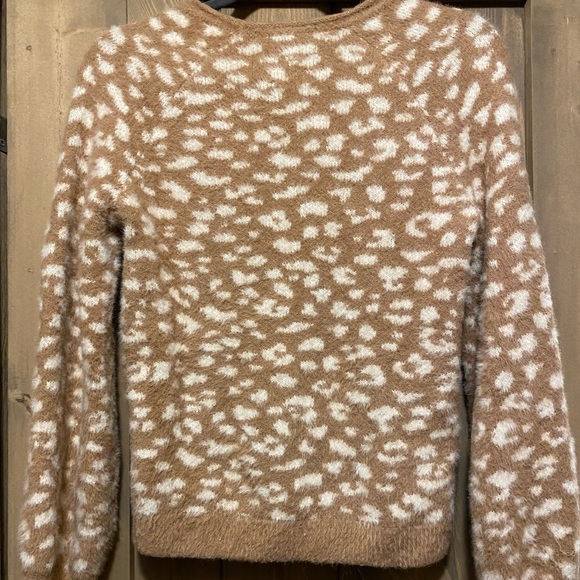Abercrombie Leopard Print Sweater - Picture 6 of 8